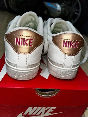 Sepatu Nike WMNS NIKE COURT LEGACY NN