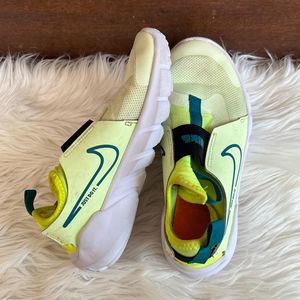 Nike Casual Sneakers Wanita Green