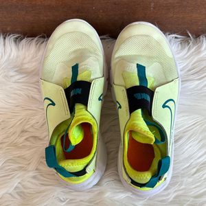 Nike Casual Sneakers Wanita Green