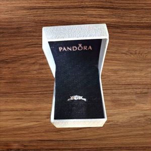 Cincin Pandora Asli – Model 3 Batu Zirconia
