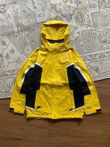 00s Patagonia essenshell jacket gorpcore - Preloved