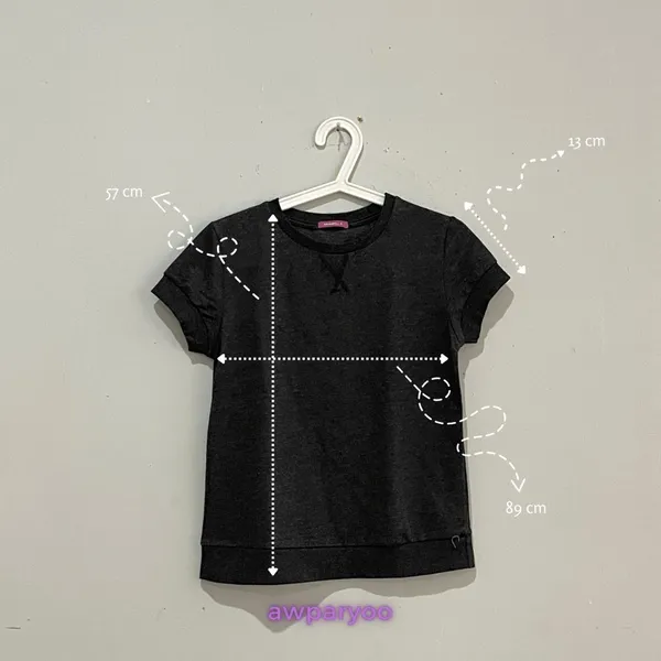 Minimalist Casual T-shirt Wanita black photo 1