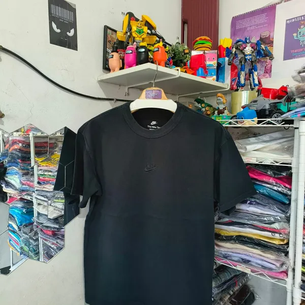 Nike Streetwear T-shirt Pria black photo 1