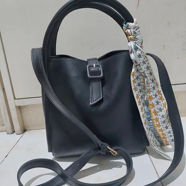 Miniso Minimalist Casual Bags & purse Wanita black photo 1