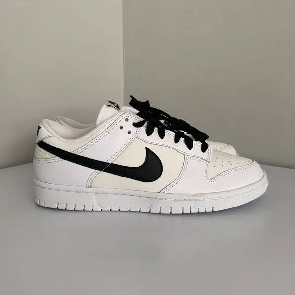 Nike Streetwear Sportswear Sneakers Pria white black photo 1