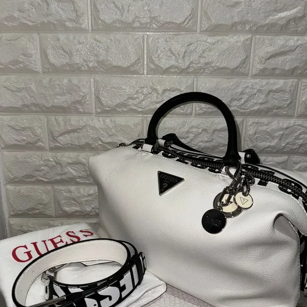 Guess Luxury Bags & purse Wanita white black photo 1