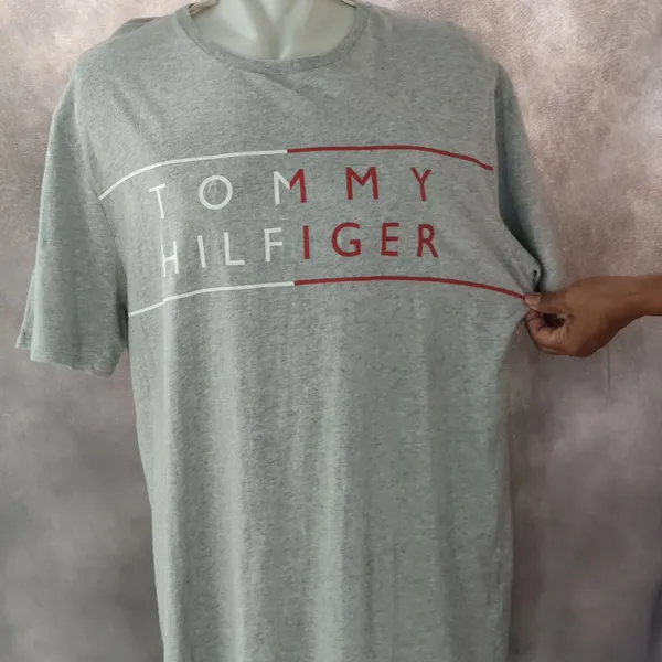 Tommy Hilfiger Casual T-shirt Pria gray photo 1