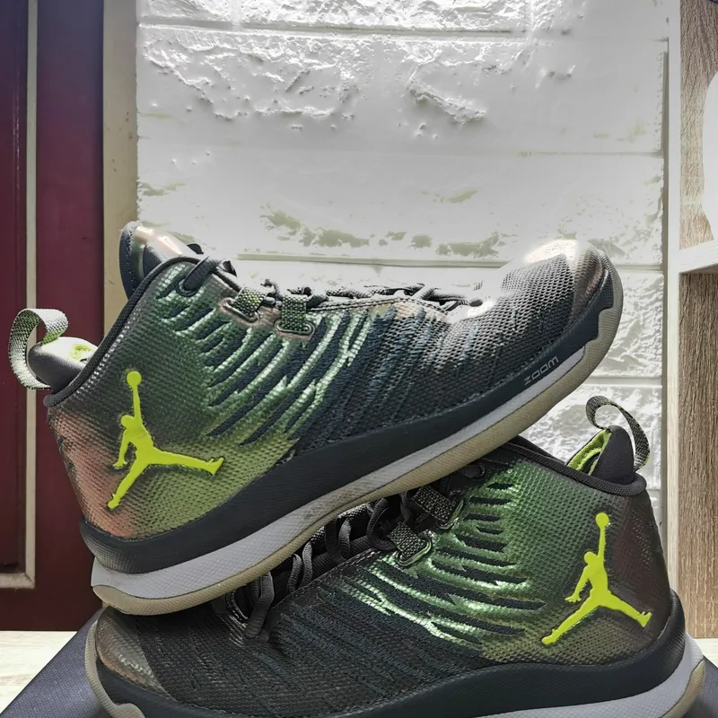 Sepatu basket nike jordan shop