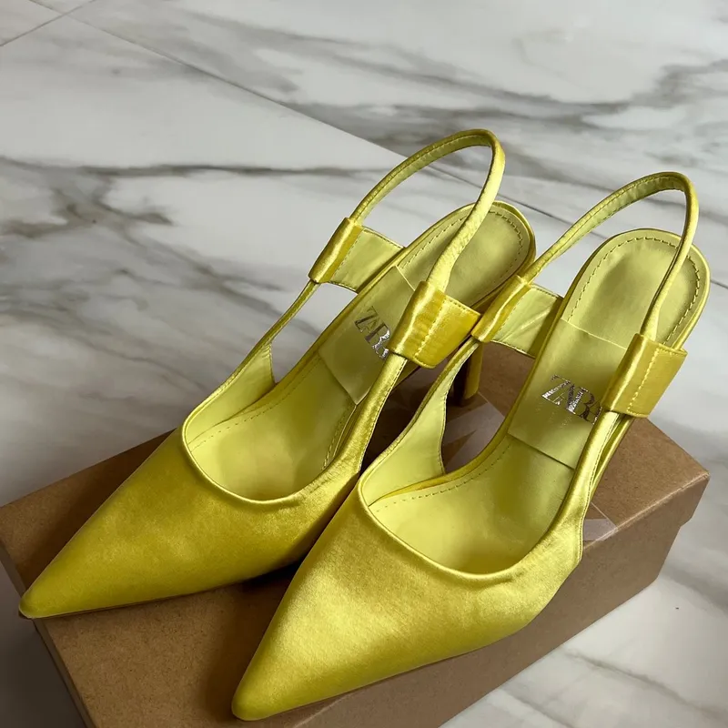Mustard heels zara top