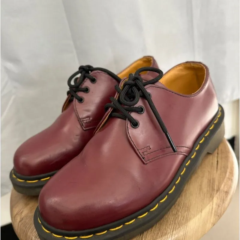 sepatu docma kulit DrMartens cherry women Preloved