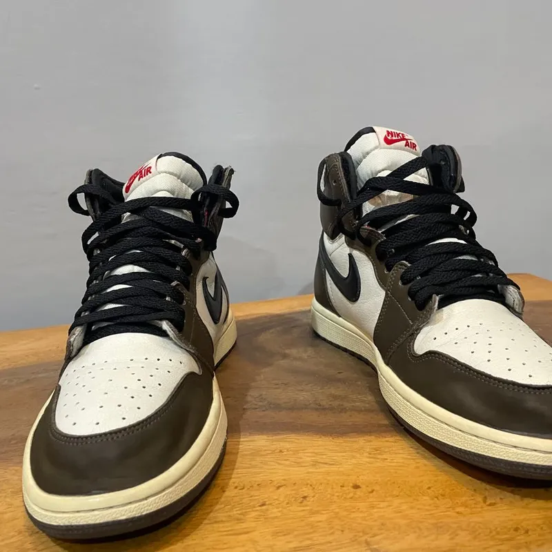 Nike Air Jordan Casual Sneakers Pria white brown black Preloved