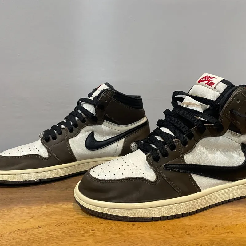 Nike Air Jordan Casual Sneakers Pria white brown black
