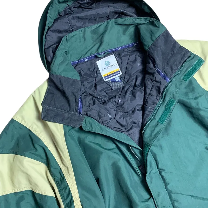 Oakley Vintage Y2K Windbreaker Pria green - Preloved