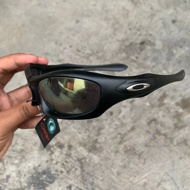 Oakley Streetwear Y2K Sunglass Pria gold black - Preloved