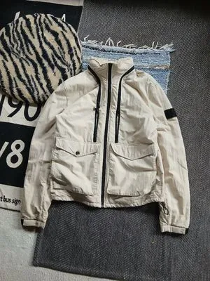 Armani	 Vintage Y2K Harrington jacket Pria cream