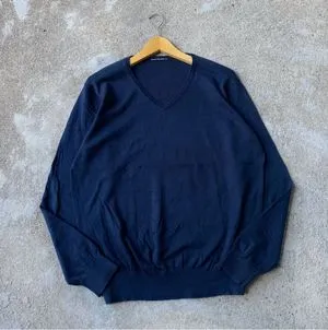 UNIQLO VNECK KNIT SWEATER