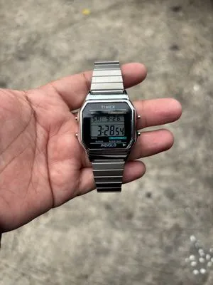 JAM TIMEX T80 HITAM