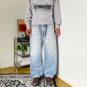 Uniqlo S-003 denim blue lighting loose fit