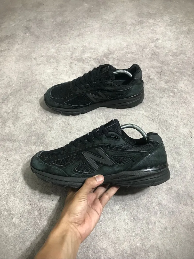 New Balance 990v4 Black photo 1