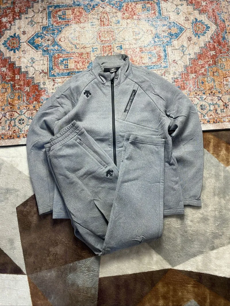 1SET TRACK JAKET & TRACK PANTS DESCENTE SPORTY photo 1