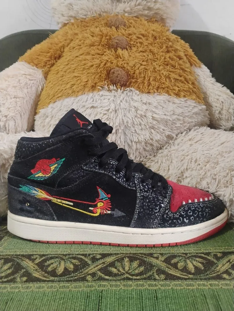 Rare item Aj1 Nike Air Jordan 1 SE Siempre photo 1