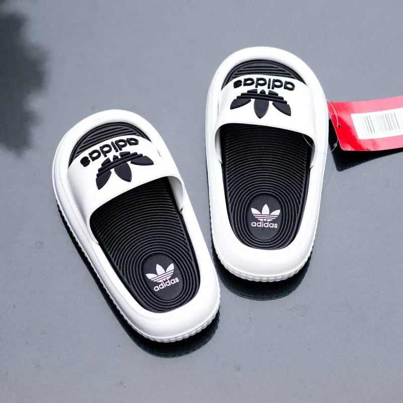 Adidas Casual Sandals & slide Kids white black photo 1