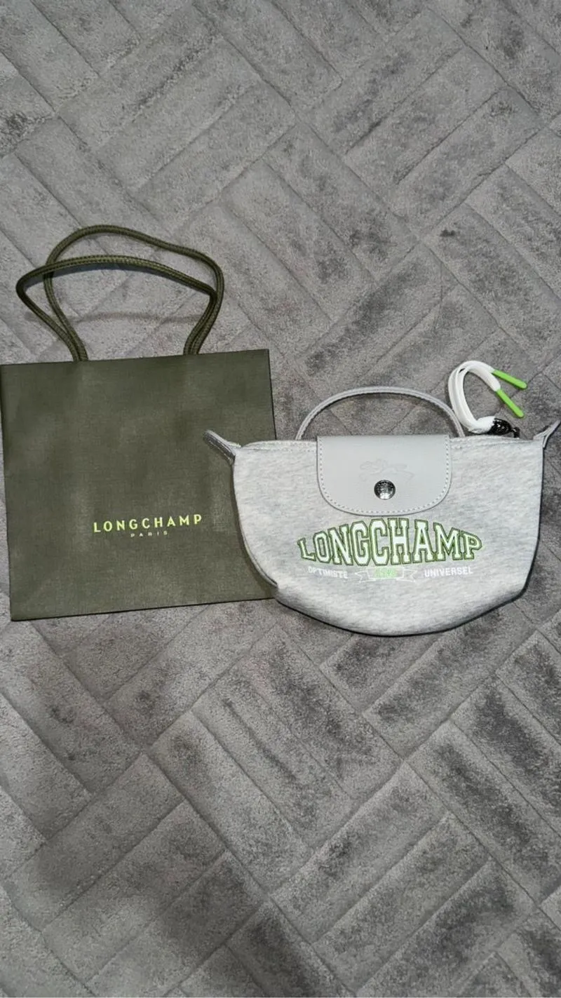longchamp pouch photo 1