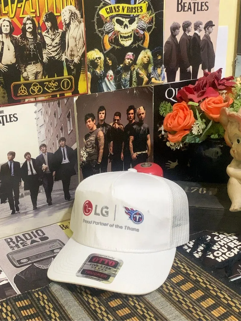 Otto Caps photo 1