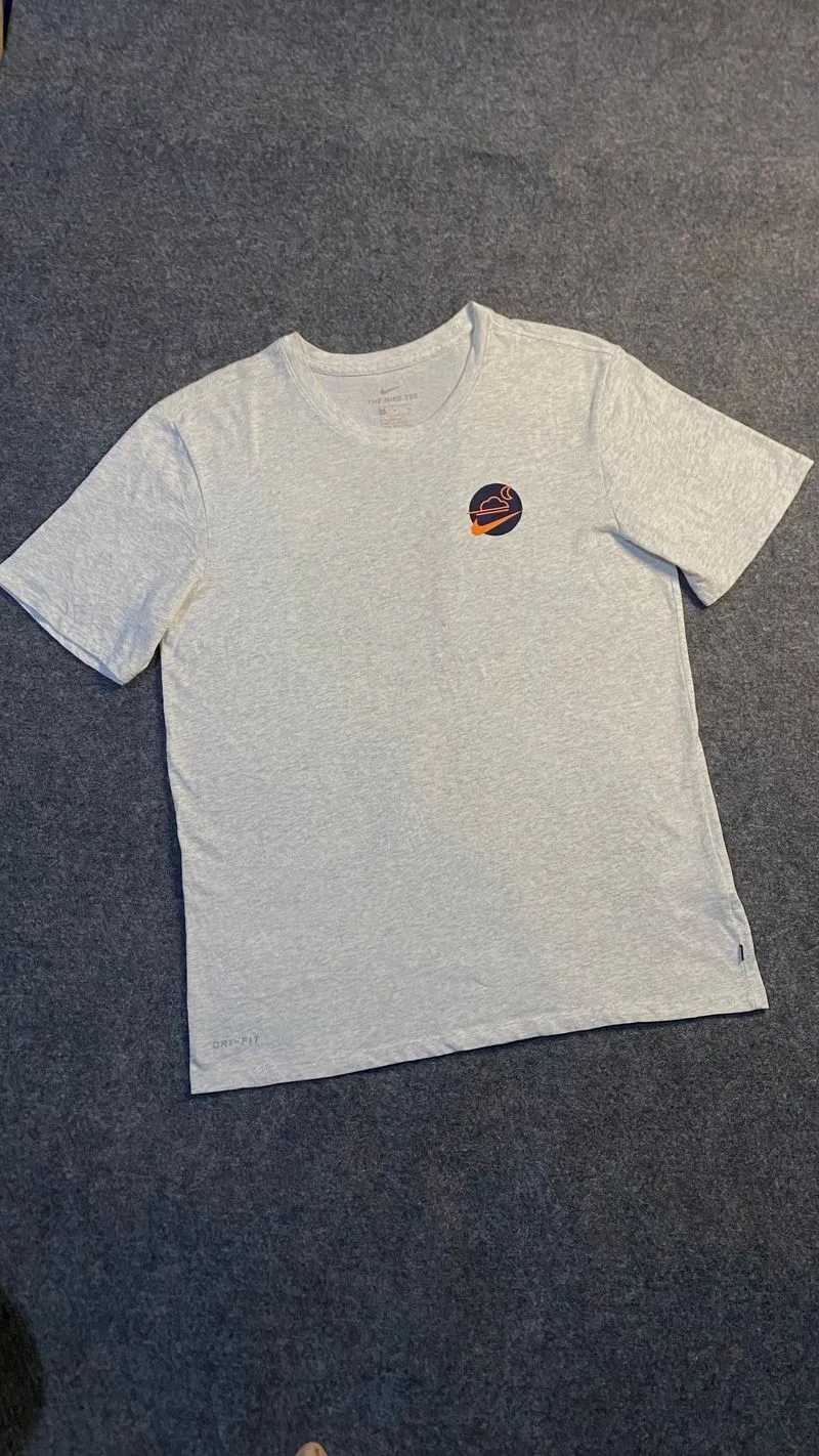 Nike Streetwear Casual T-shirt Pria gray photo 1