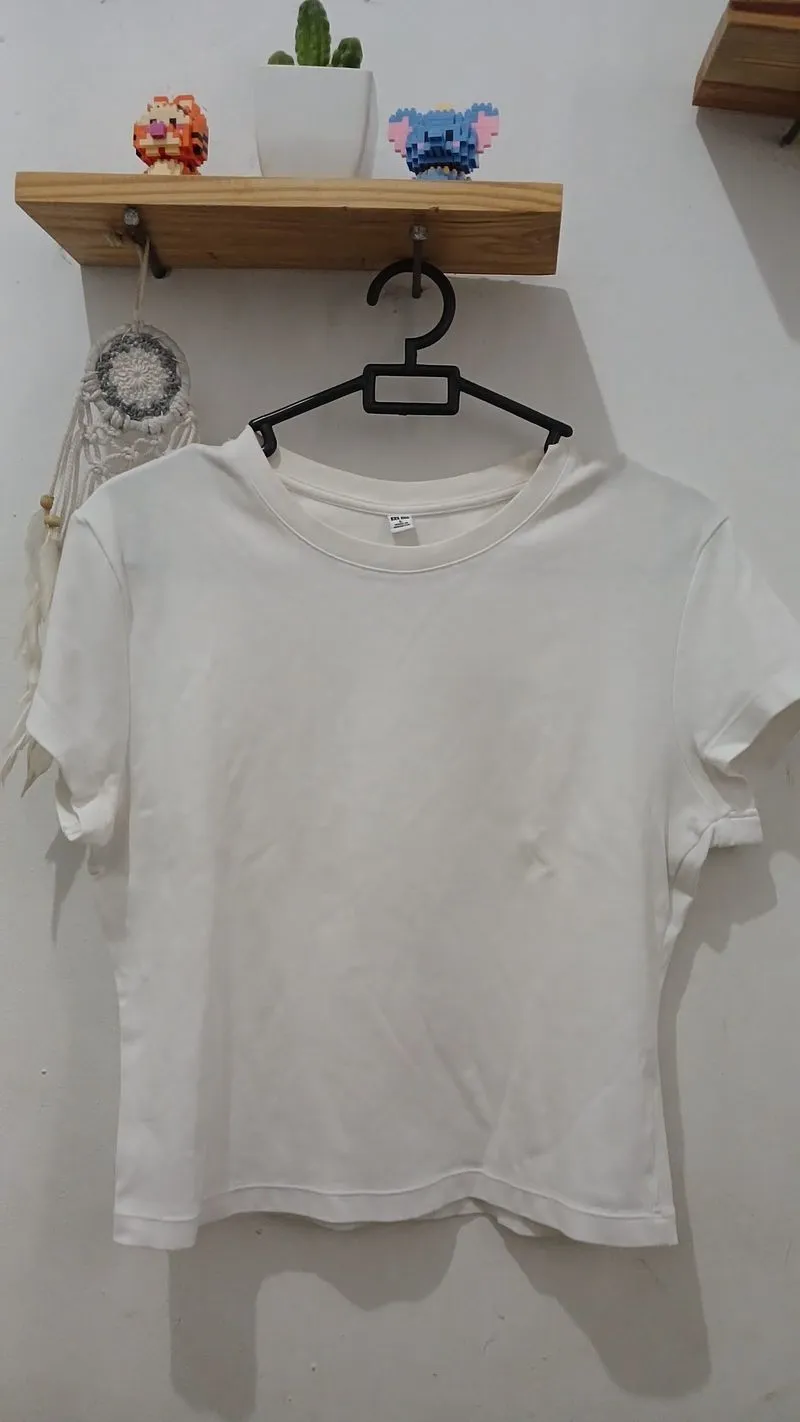 Uniqlo white shirt photo 1