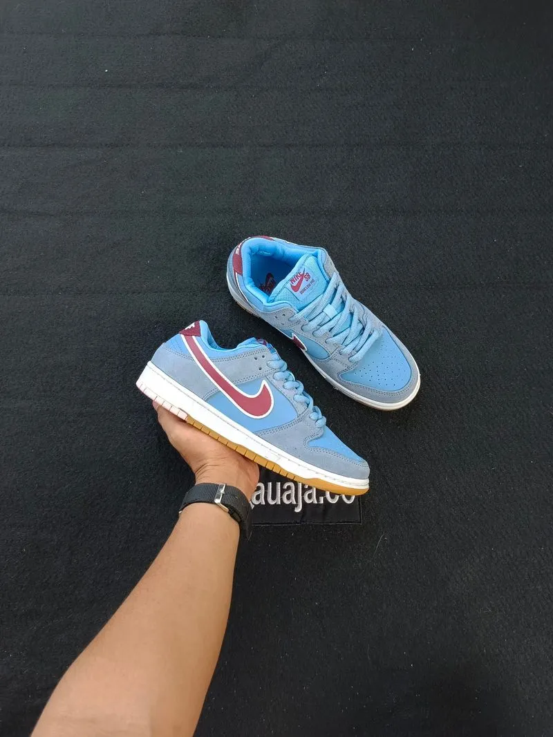  SB Dunk Low Philadelphia Phillies photo 1