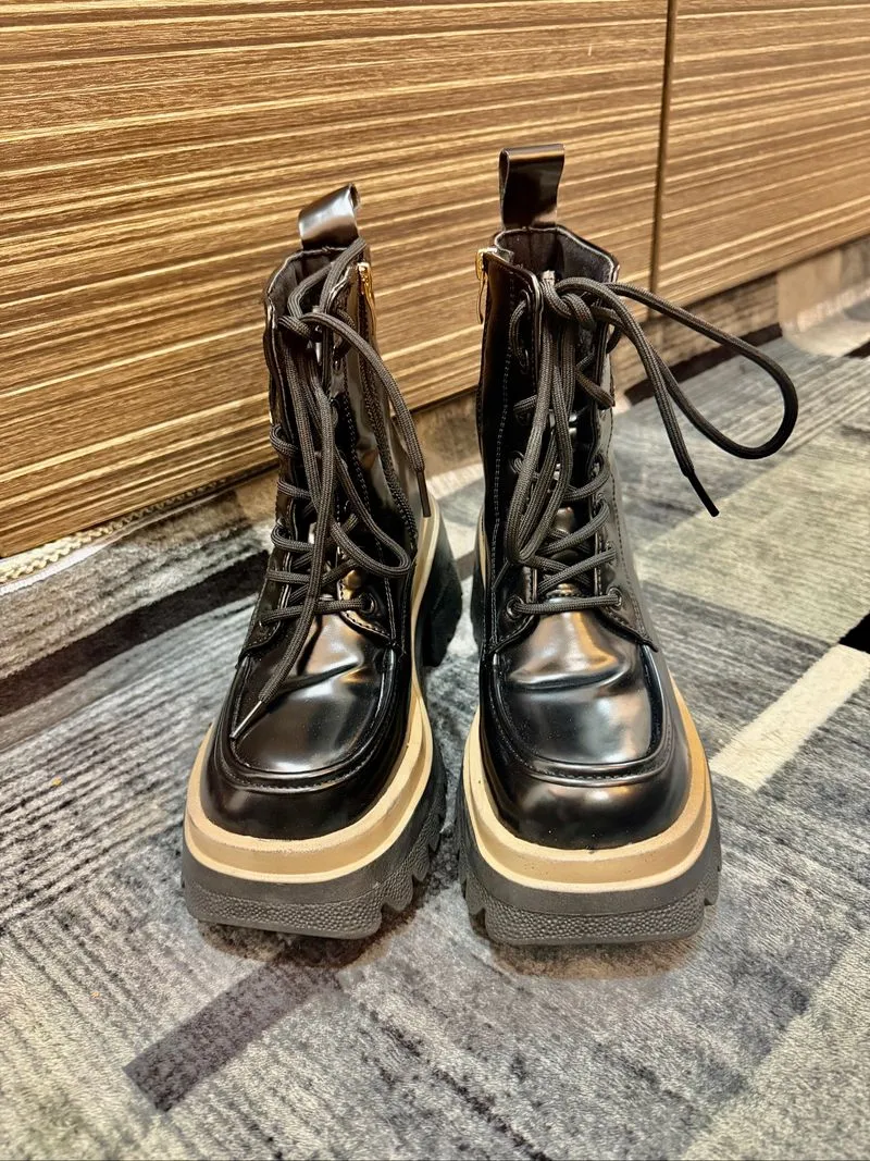 Boots hitam kekinian photo 1