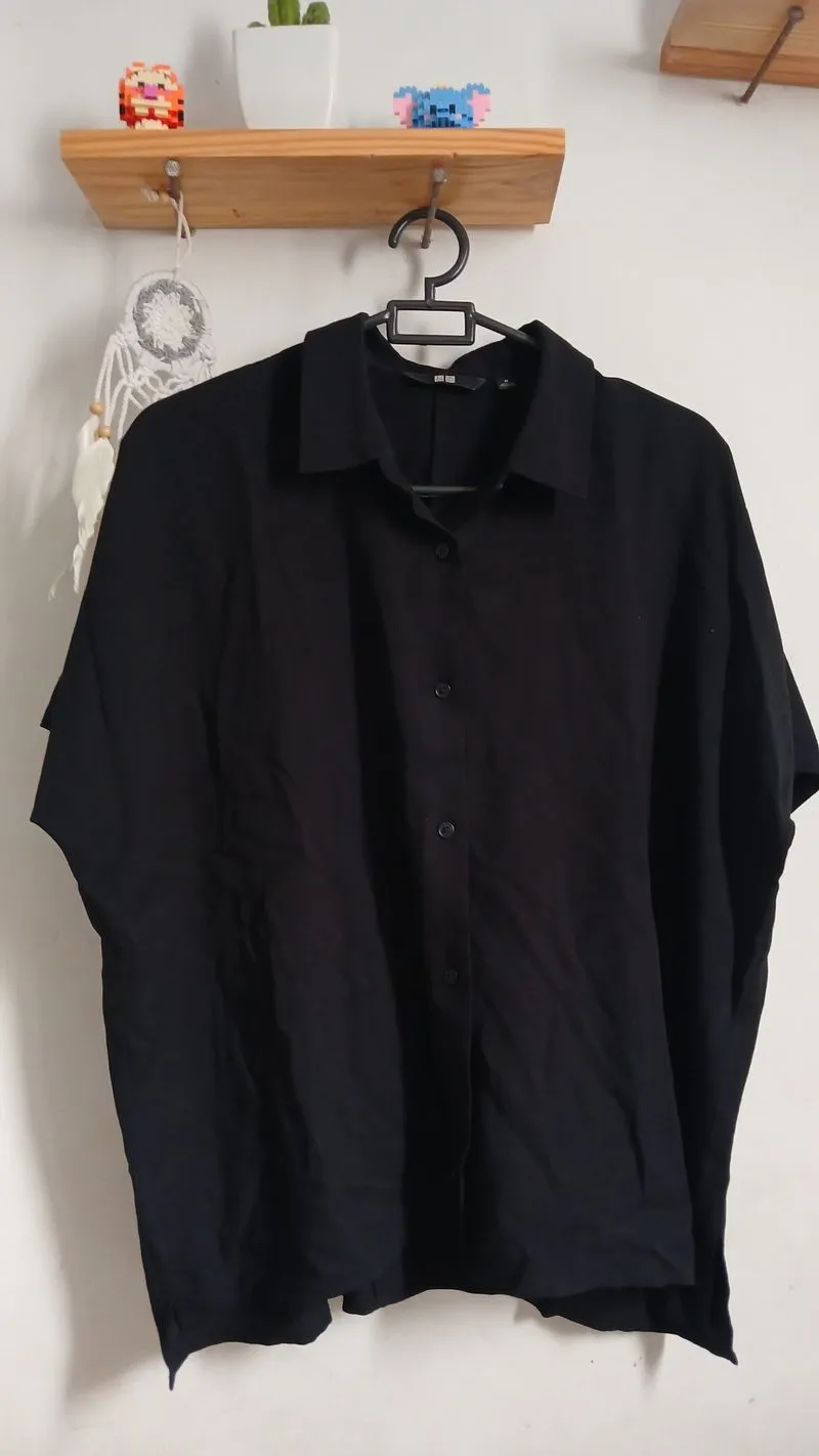 Kemeja uniqlo photo 1