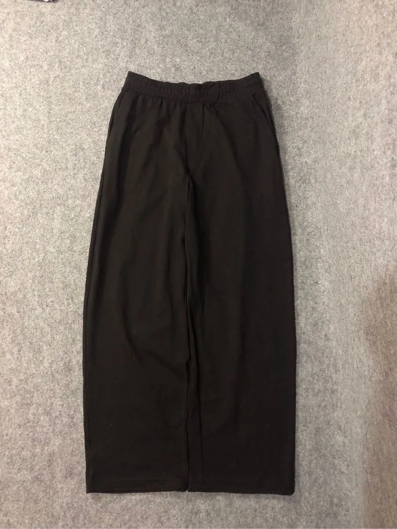 Uniqlo Sweatpants photo 1
