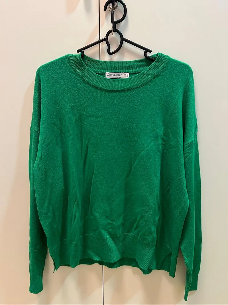 STRADIVARIUS Sweatshirt (Green) photo 1