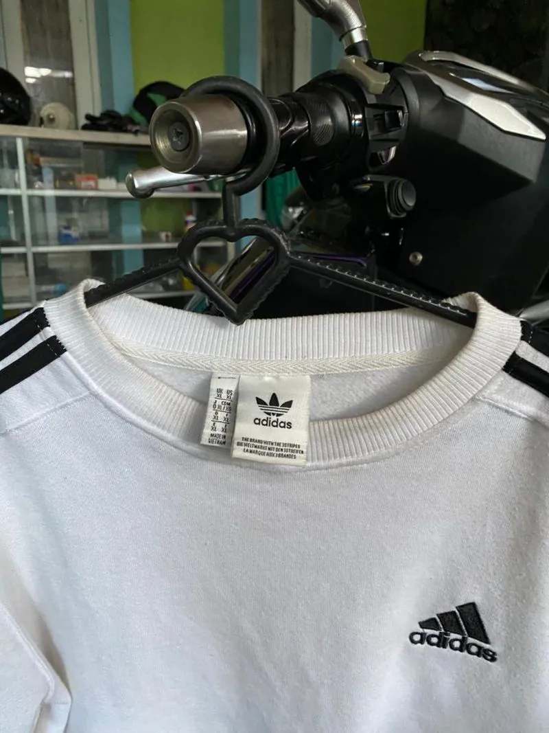 Adidas photo 1