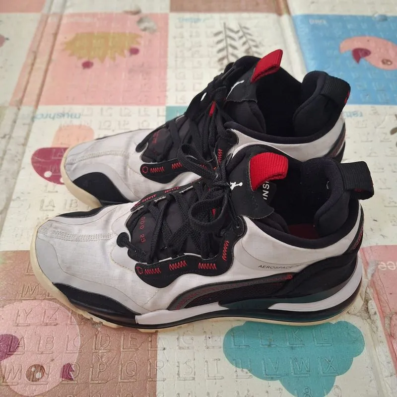 Sepatu Air Jordan Aerospace Size 44 / 28 cm  photo 1