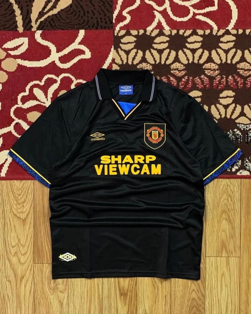 VINTAGE 90’s MANCHESTER AWAY KIT 1993/94 photo 1