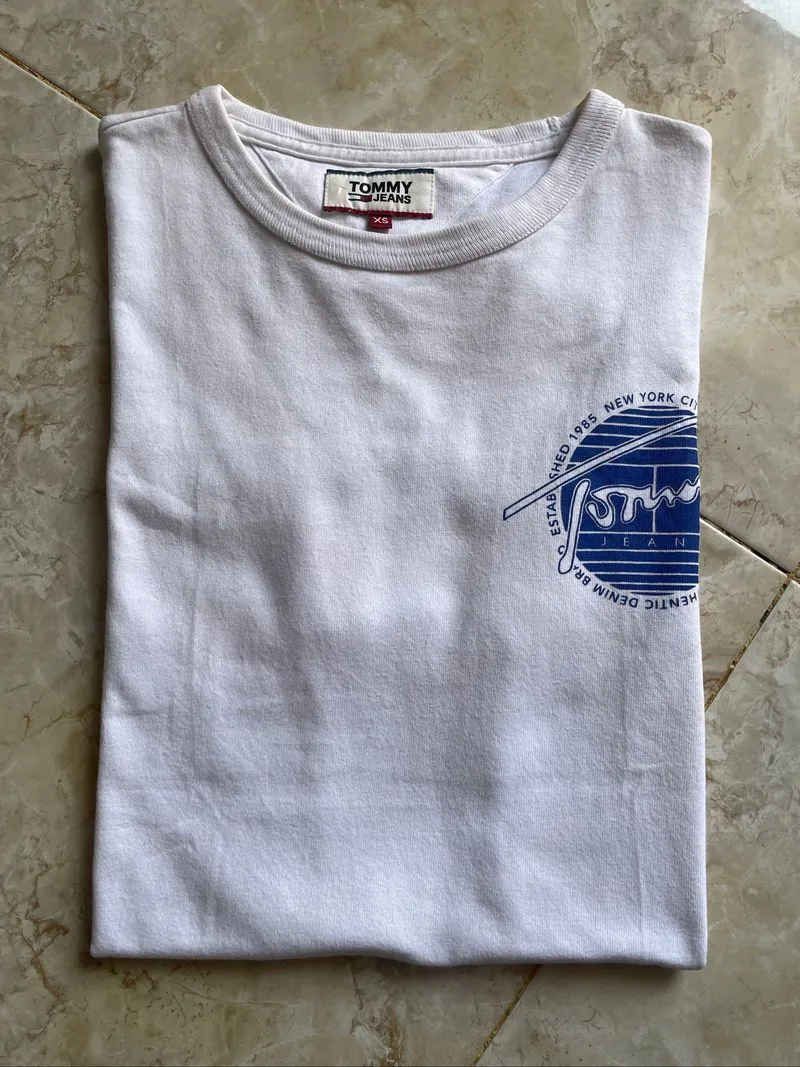 Kaos Tommy jeans big logo photo 1