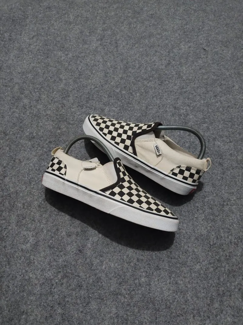 vans slip. on photo 1
