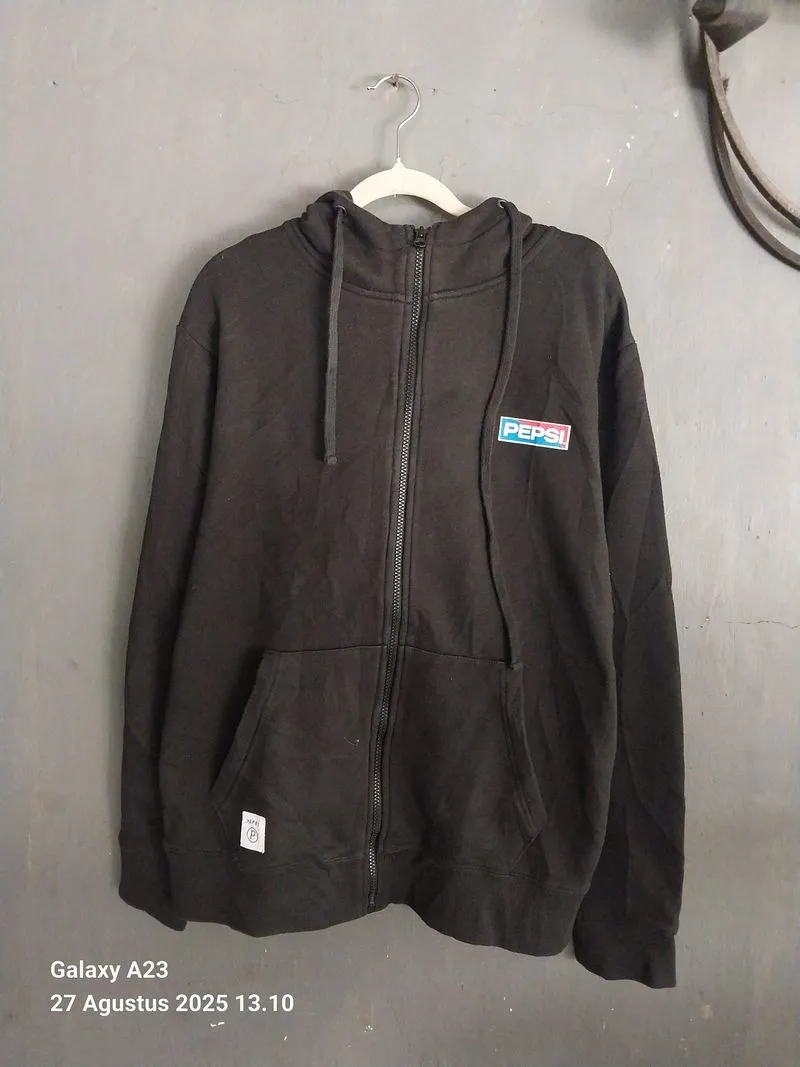 Hoodie ziper pepsi size L photo 1