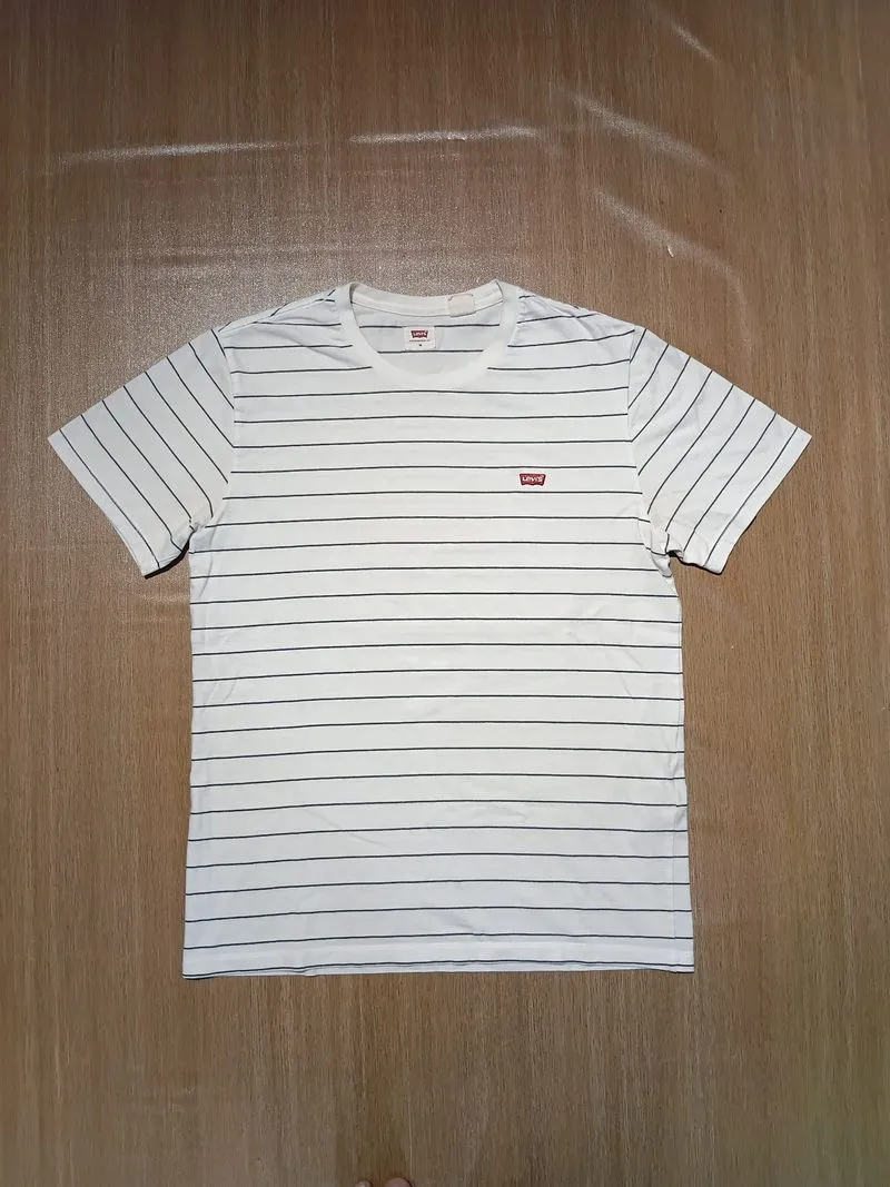 Levis photo 1