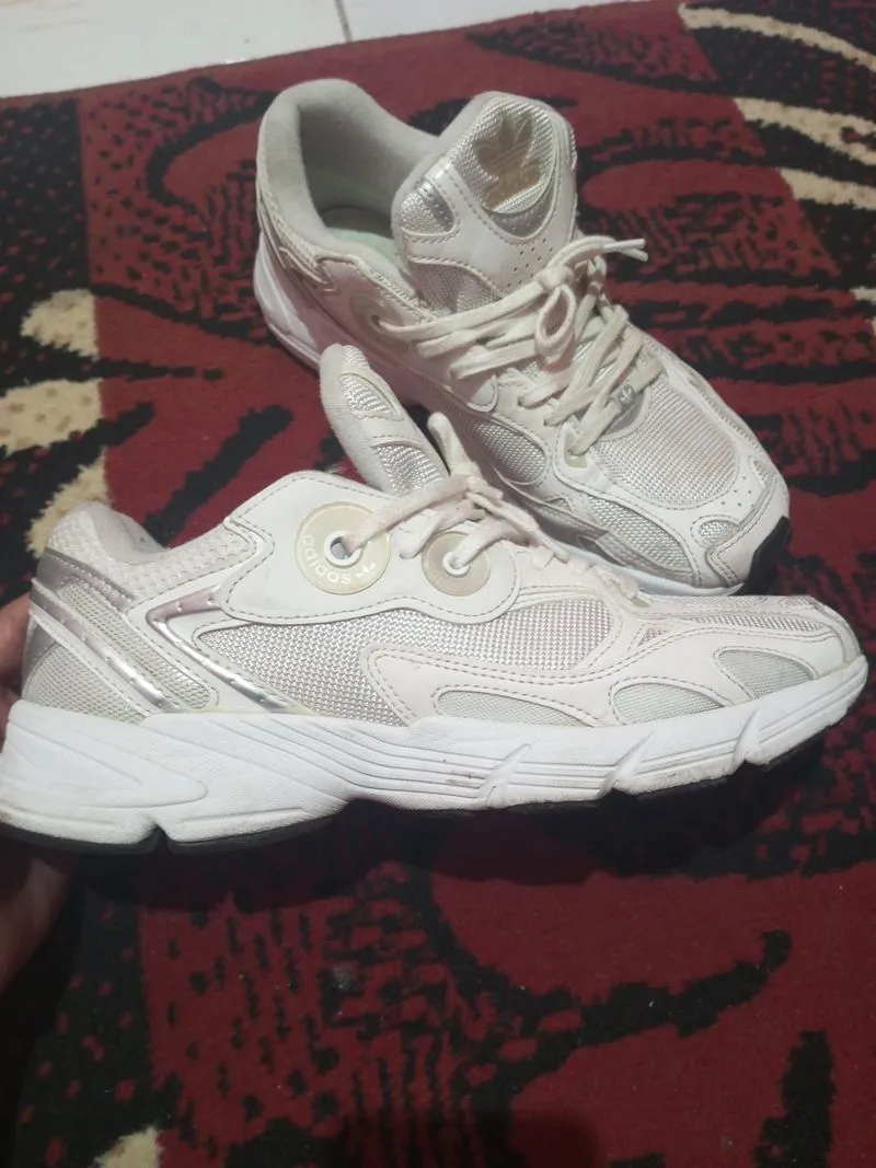 Adidas astir  photo 1