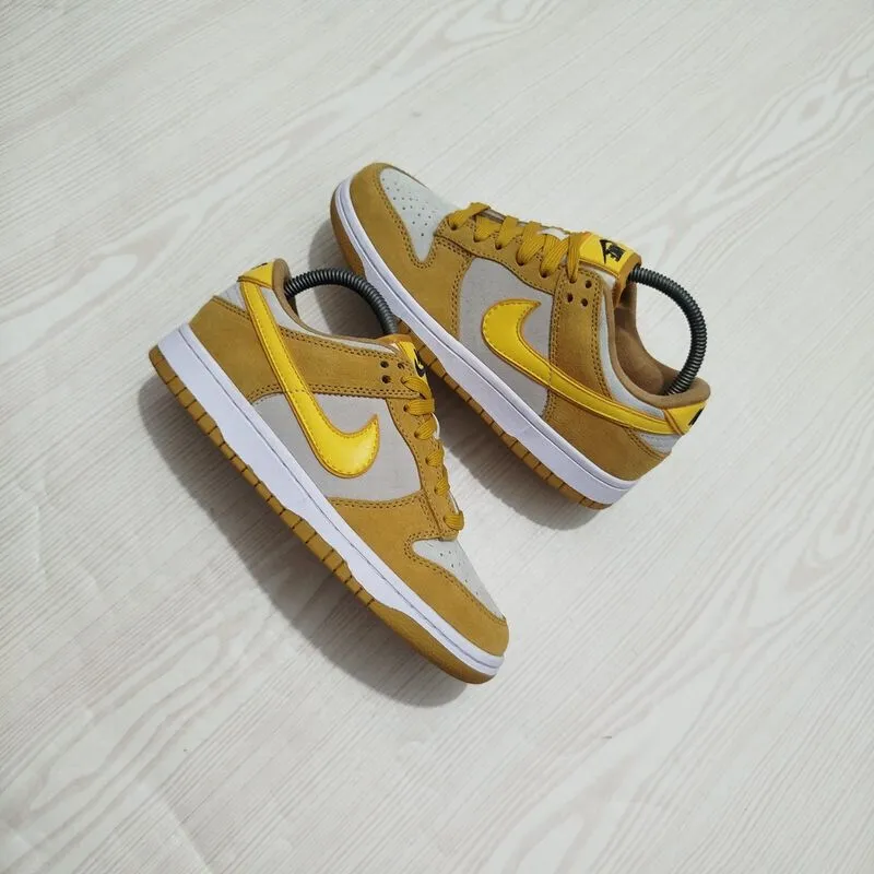 Nike Dunk Low photo 1