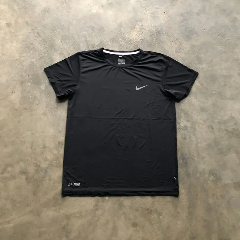Nike running t shirt photo 1