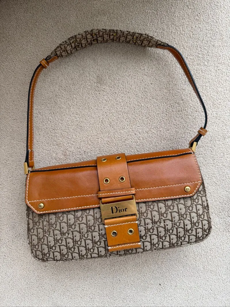 Christian dior colombus bag in brown beige street chic  photo 1