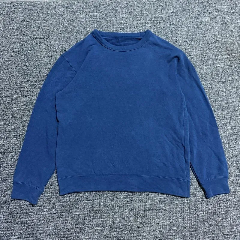 Uniqlo Crewneck photo 1