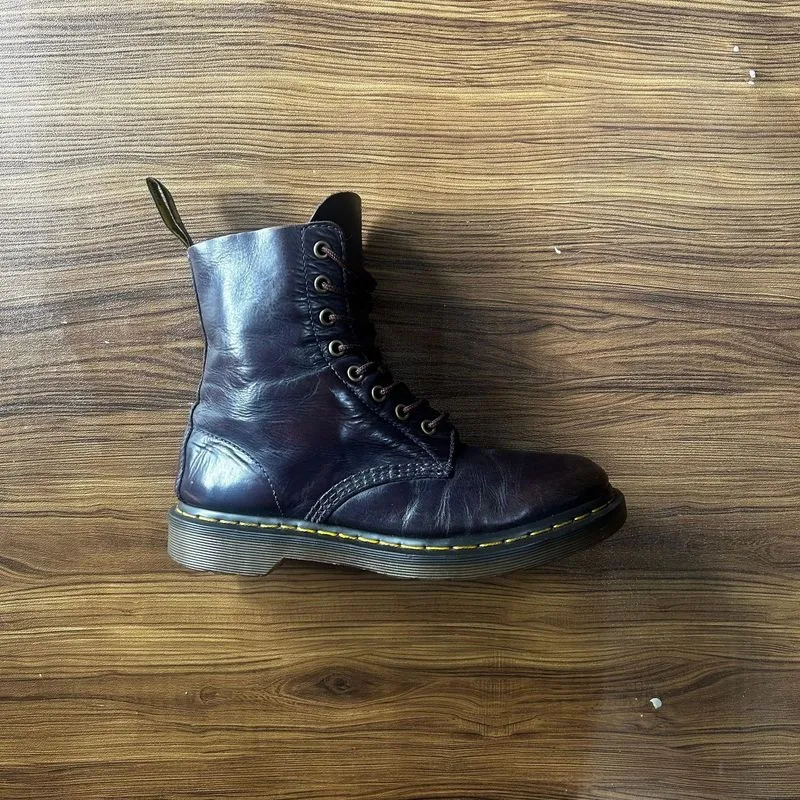 Dr. Martens Docmart 1460 Pascal 8 Eye photo 1
