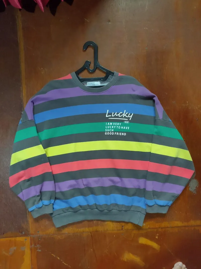 Crewneck rainbow photo 1