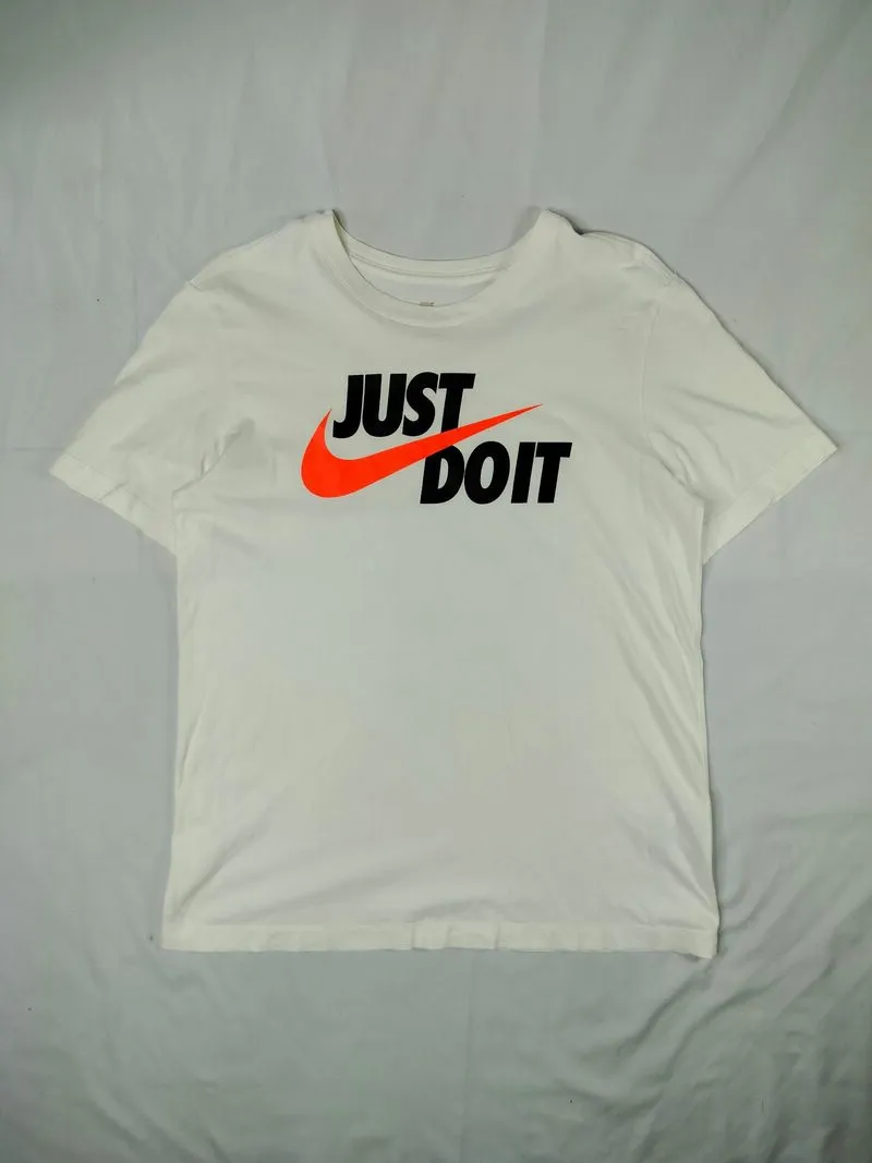 NIKE Tee T-shirt Reguler photo 1